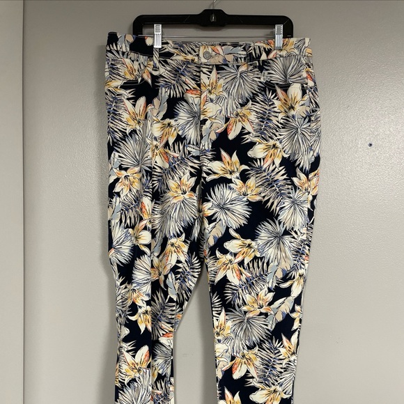 Chico's Pants - Navy Floral Chico’s Pants For Women Size 2.5